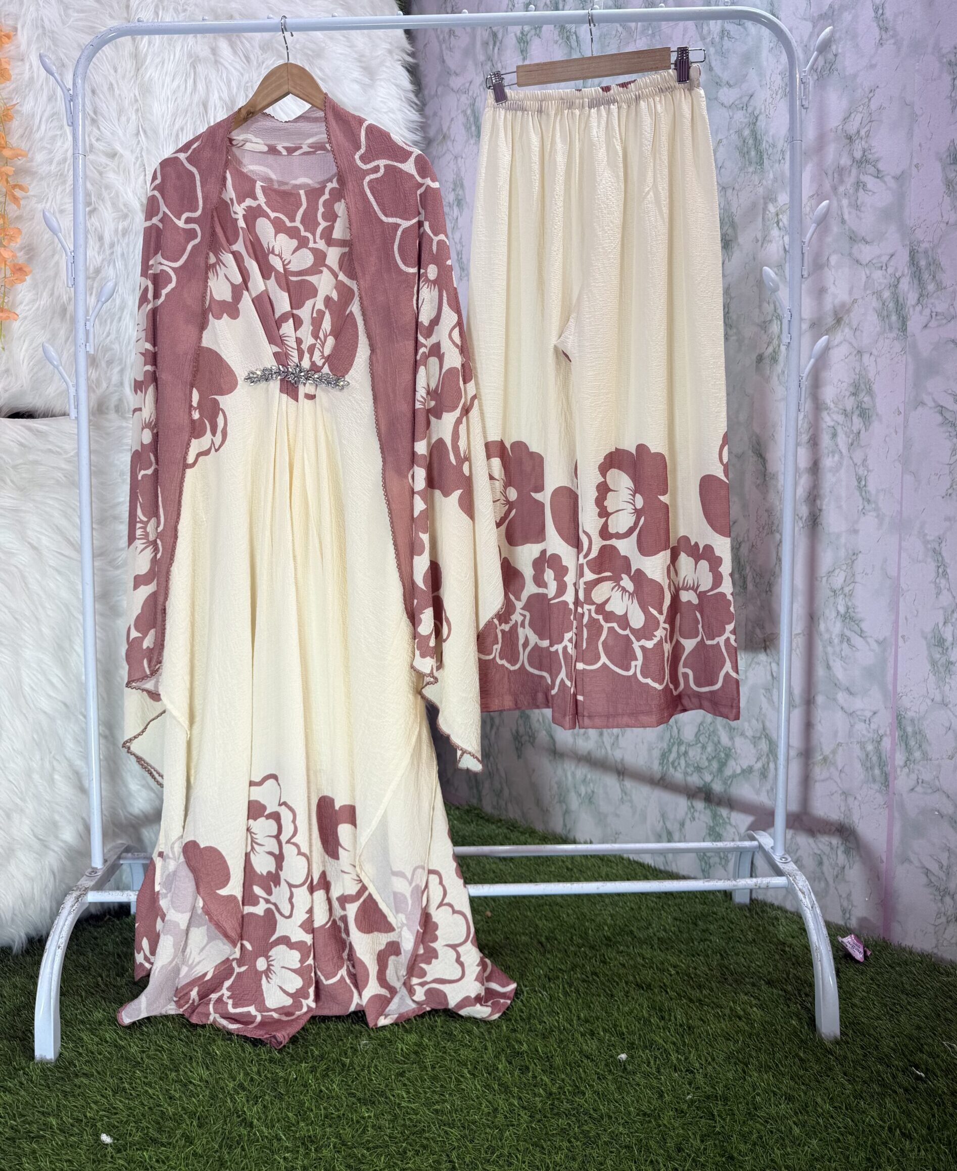 Diamond worked long, Cord Set